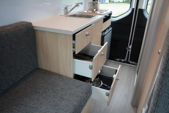 Rear kitchen and storage drawers