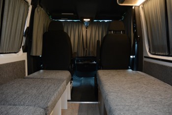 Mid-vehicle 2x Single Beds